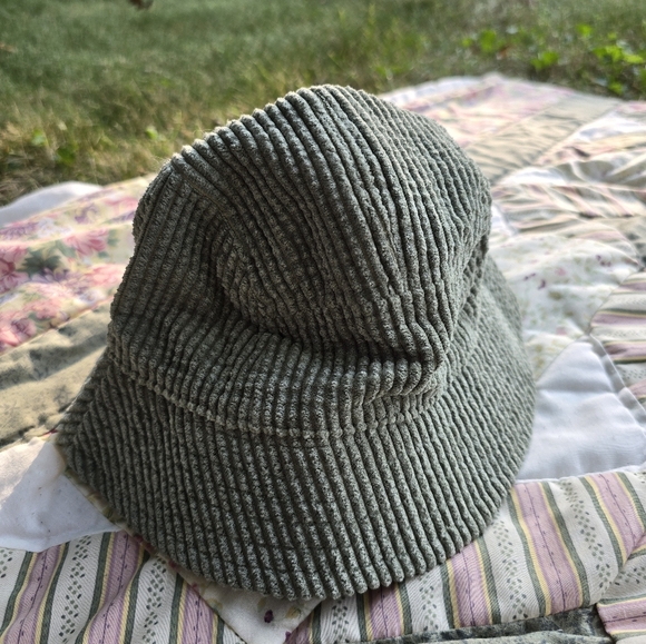 Snoopy Zara corduroy bucket hat - Picture 3 of 7